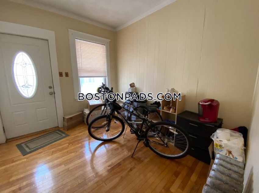 MEDFORD - TUFTS - 3 Beds, 1 Bath - Image 3