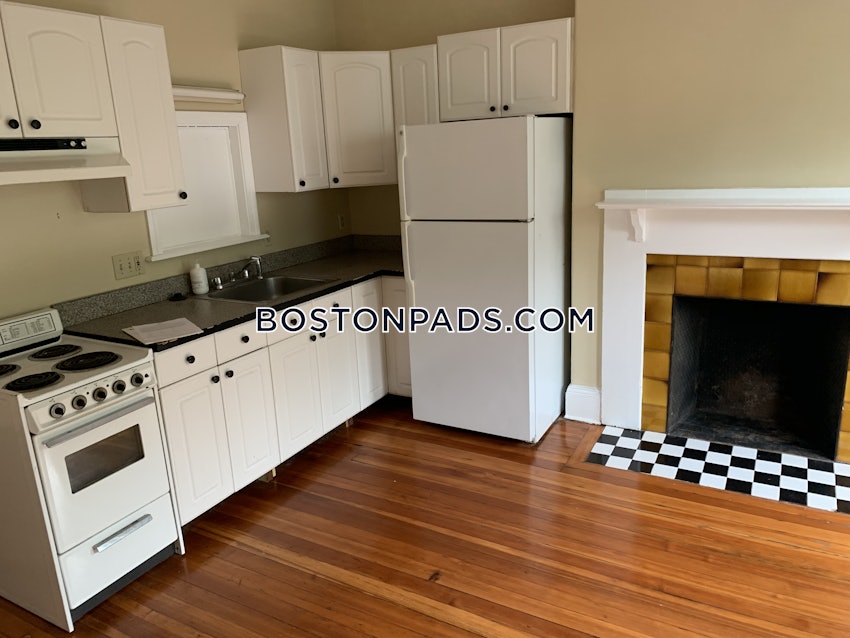 BROOKLINE- LONGWOOD AREA - 2 Beds, 1 Bath - Image 3