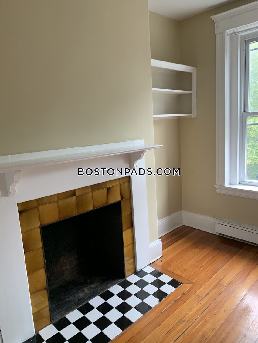 BROOKLINE- LONGWOOD AREA - 2 Beds, 1 Bath - Image 1