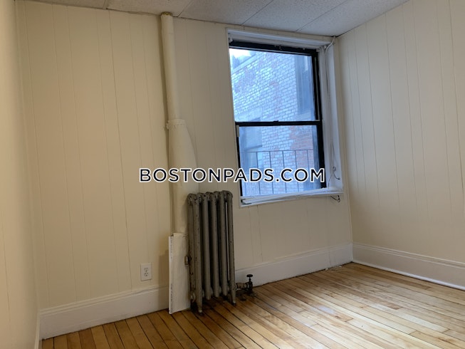 Boston - $2,300+ /mo