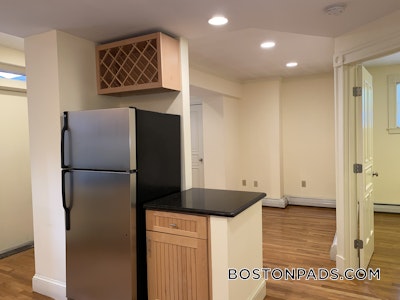 Fenway/kenmore 1 Bed  Back Bay Boston - $3,275