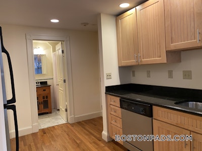 Fenway/kenmore Beautiful 1 bedroom Apartment on Commonwealth in Back Bay!!!! Boston - $3,275