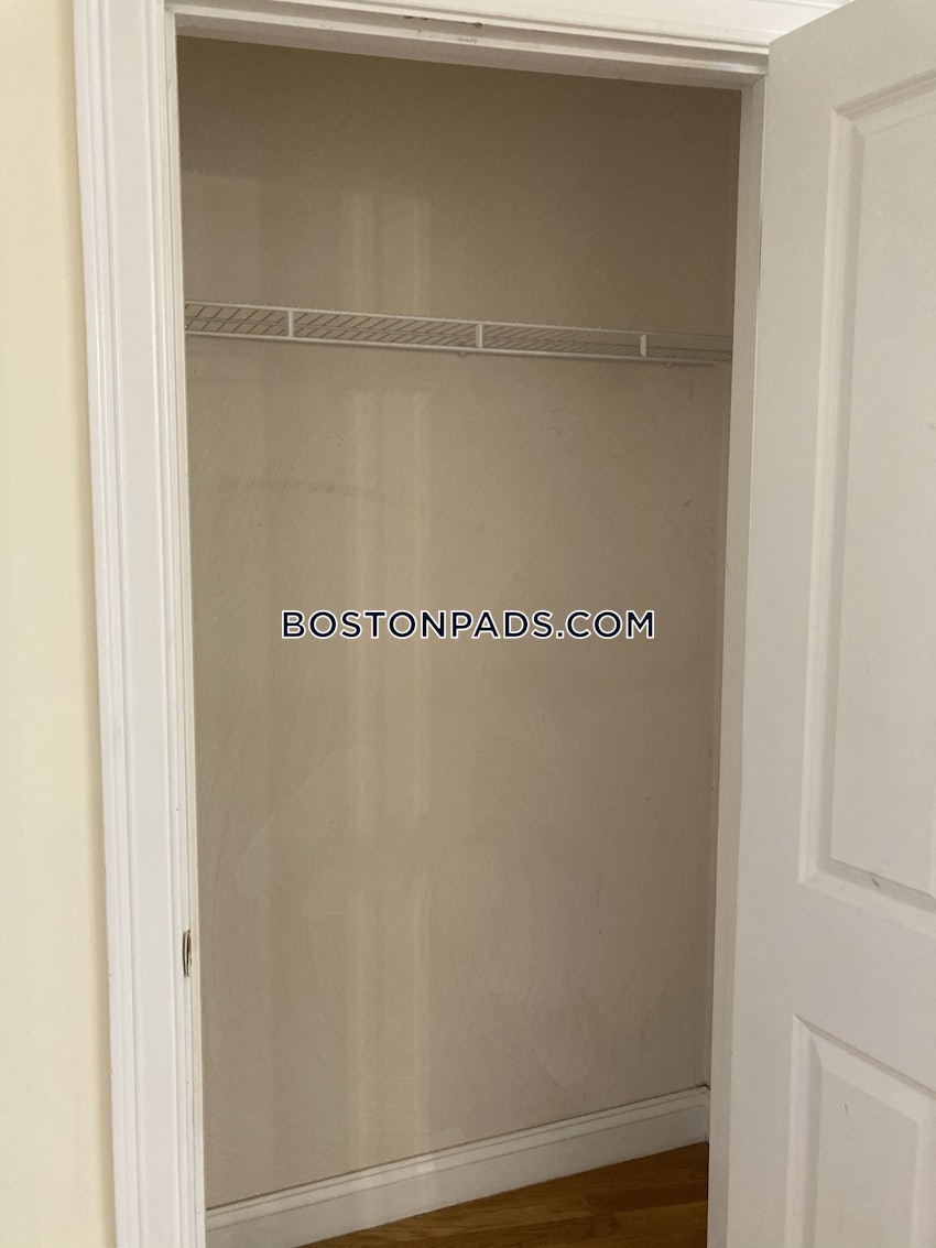 BOSTON - BEACON HILL - 2 Beds, 2.5 Baths - Image 10