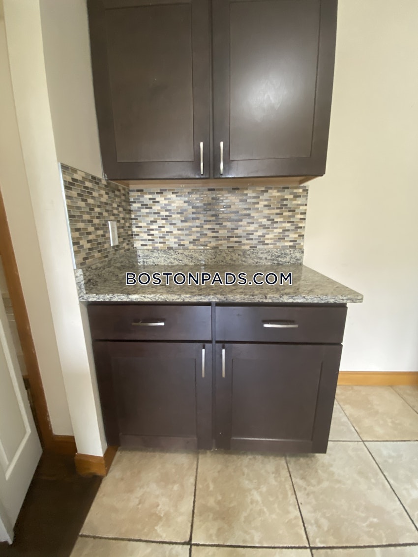 BOSTON - ROXBURY - 4 Beds, 1 Bath - Image 3