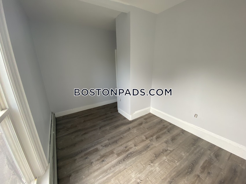 BOSTON - HYDE PARK - 3 Beds, 1 Bath - Image 4