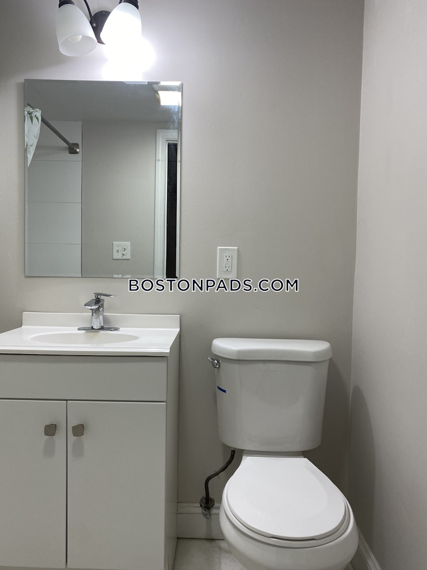 BOSTON - DORCHESTER/SOUTH BOSTON BORDER - 6 Beds, 2 Baths - Image 32