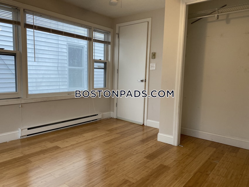 BOSTON - DORCHESTER/SOUTH BOSTON BORDER - 6 Beds, 2 Baths - Image 12