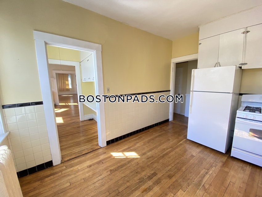 BROOKLINE- BOSTON UNIVERSITY - 3 Beds, 1 Bath - Image 11