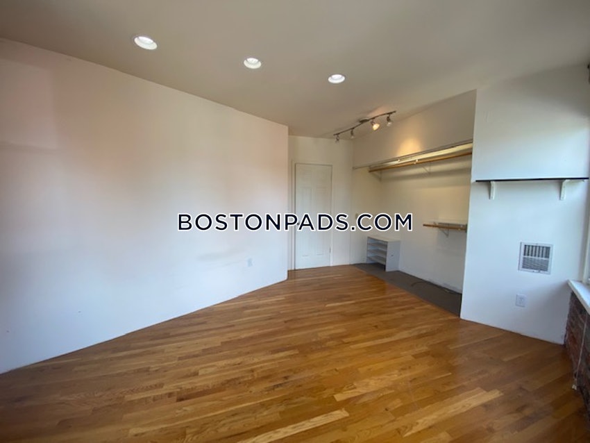 BOSTON - MISSION HILL - 2 Beds, 1.5 Baths - Image 6