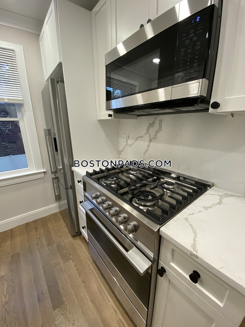 CAMBRIDGE - KENDALL SQUARE - 1 Bed, 1 Bath - Image 3