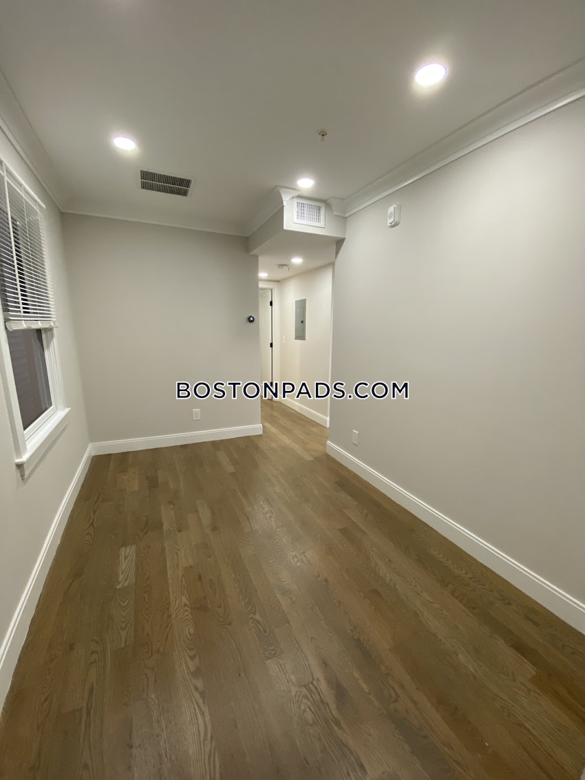 CAMBRIDGE - KENDALL SQUARE - 1 Bed, 1 Bath - Image 7