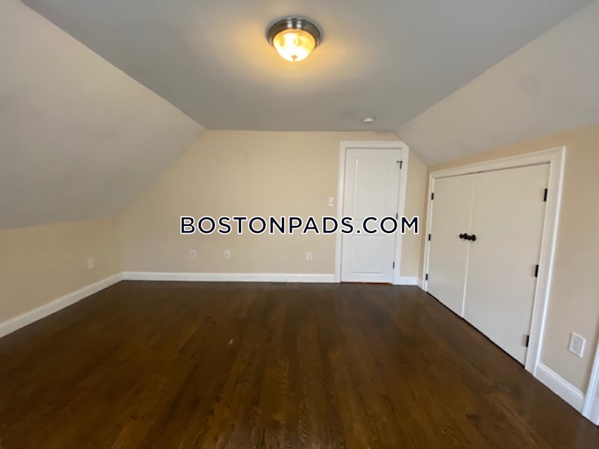 BOSTON - FORT HILL - 4 Beds, 2 Baths - Image 20