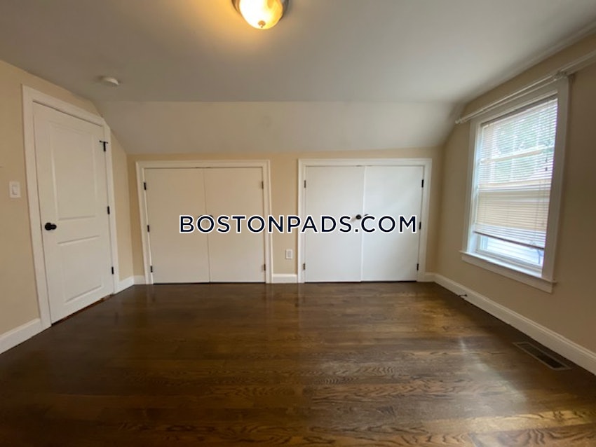 BOSTON - FORT HILL - 4 Beds, 2 Baths - Image 19