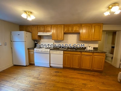 Allston 3 Beds 2 Baths Boston - $2,800 No Fee