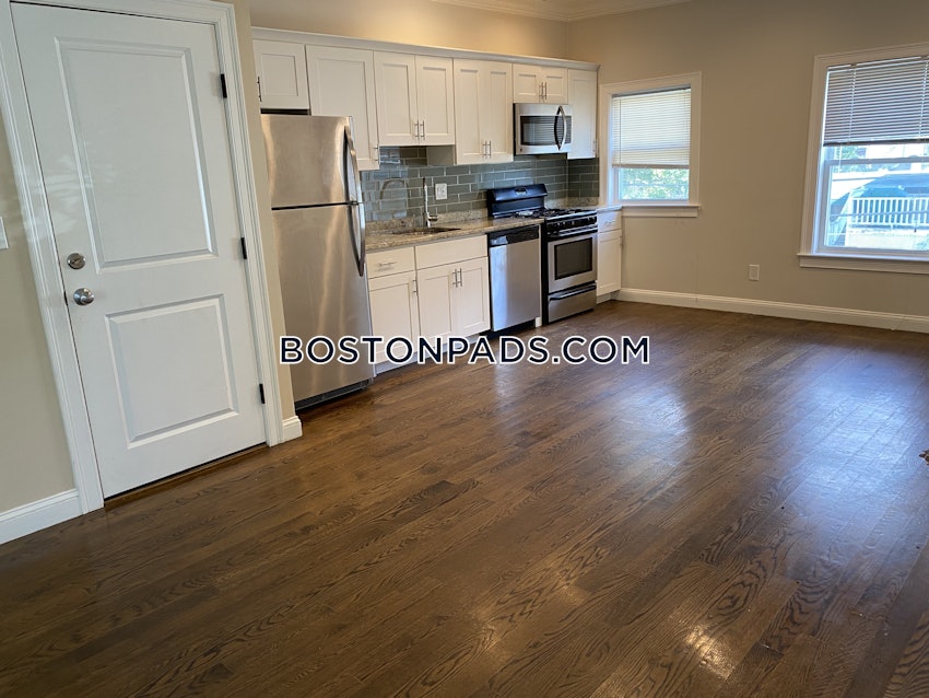 BOSTON - FORT HILL - 4 Beds, 2 Baths - Image 41