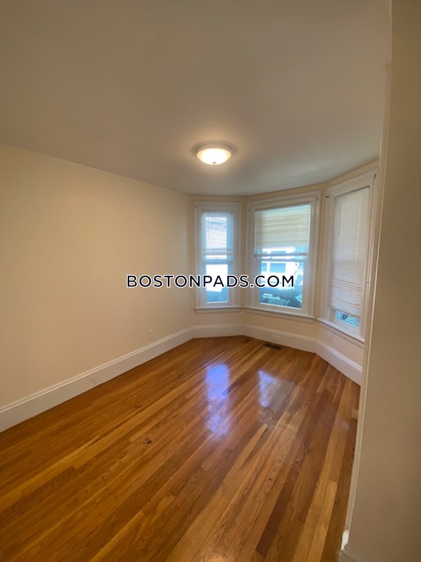 WALTHAM - 3 Beds, 1 Bath - Image 8