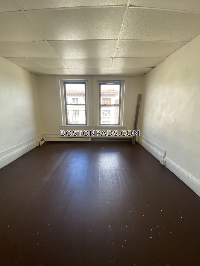 Boston - $5,700+ /mo