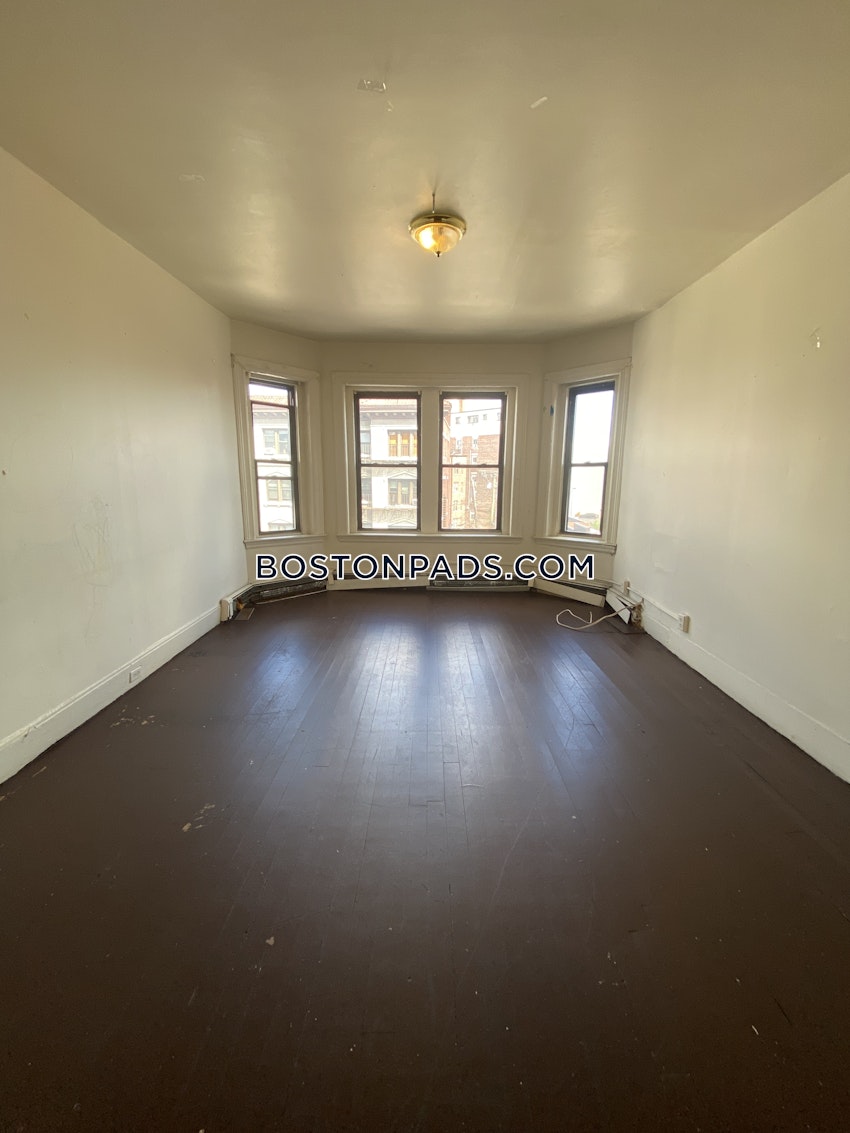 BOSTON - ALLSTON - 5 Beds, 1 Bath - Image 2