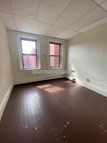 Boston - 5 Beds, 1 Baths