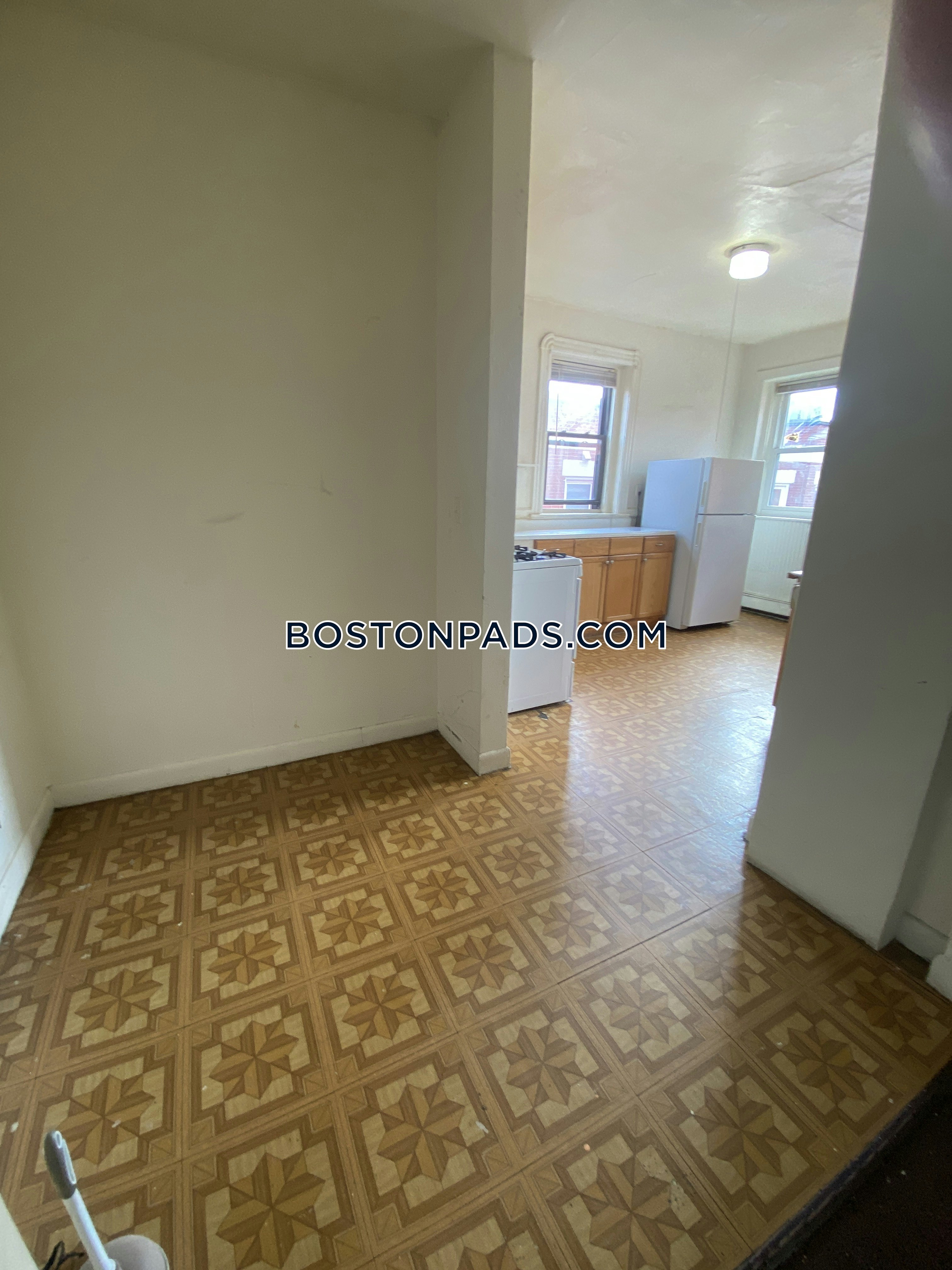 Boston - 5 Beds, 1 Baths