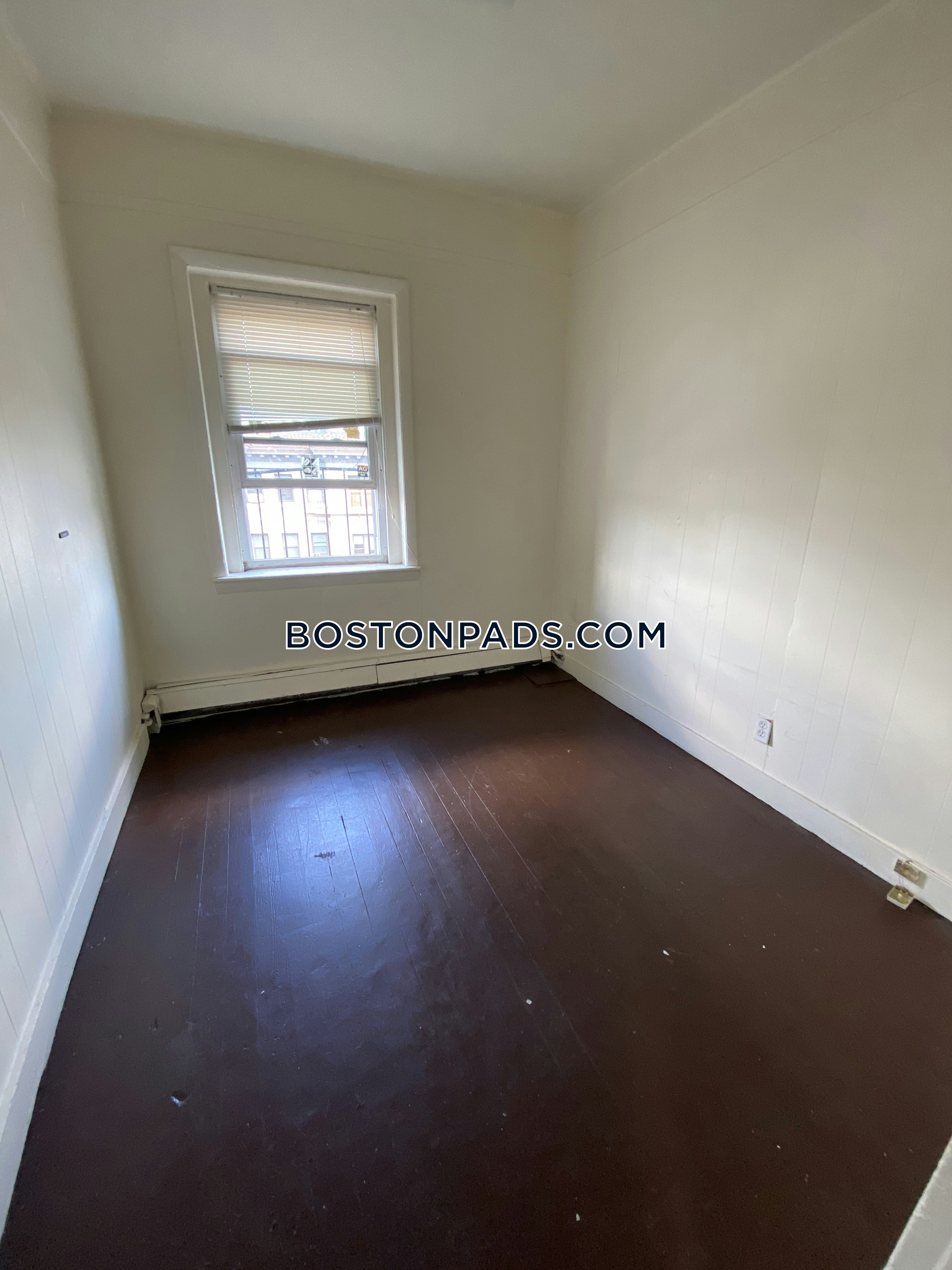 Boston - 5 Beds, 2 Baths