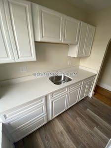 Malden Great 2 Beds 1 Bath on Pleasant St - $2,500 No Fee