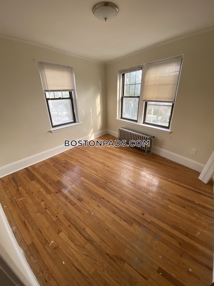 Pleasant St., Malden