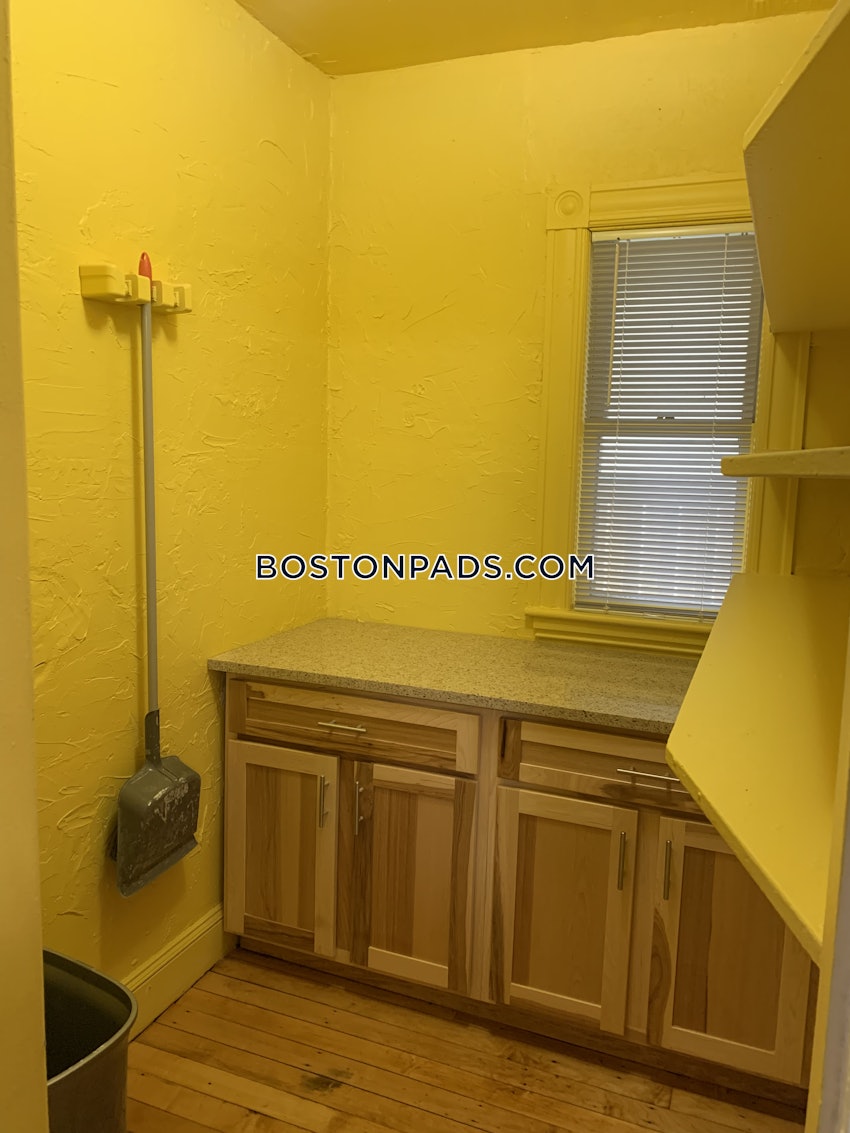 BOSTON - DORCHESTER - SAVIN HILL - 4 Beds, 1 Bath - Image 2