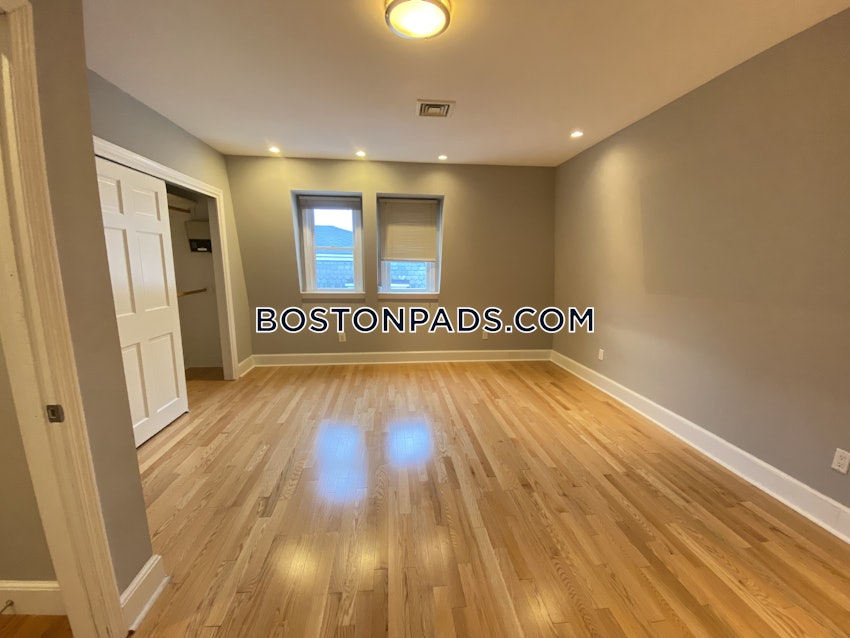 SOMERVILLE - EAST SOMERVILLE - 4 Beds, 2 Baths - Image 4