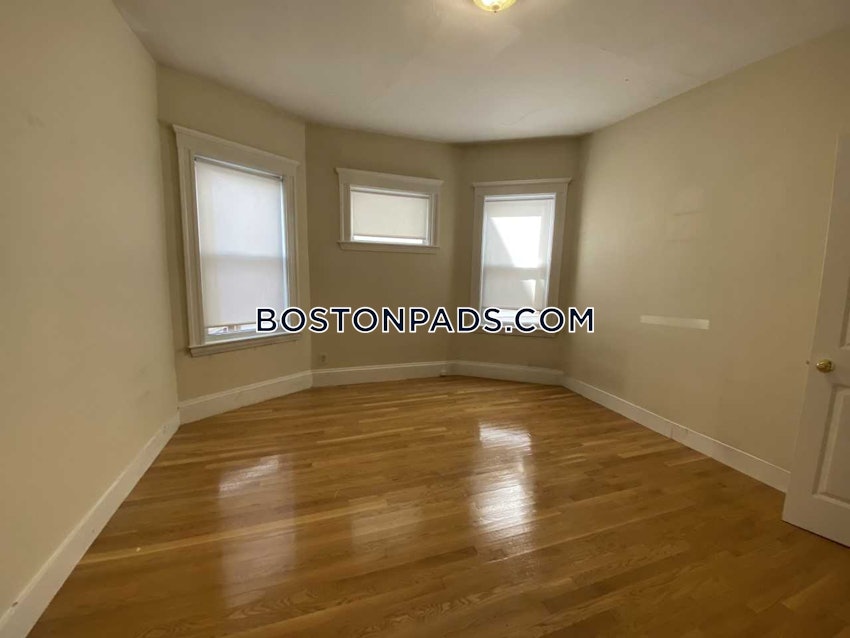 BOSTON - DORCHESTER - UPHAMS CORNER - 5 Beds, 2.5 Baths - Image 10