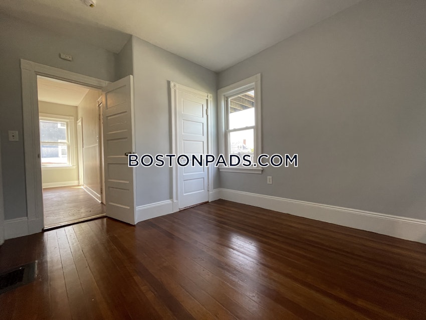 BOSTON - DORCHESTER/SOUTH BOSTON BORDER - 3 Beds, 1 Bath - Image 4