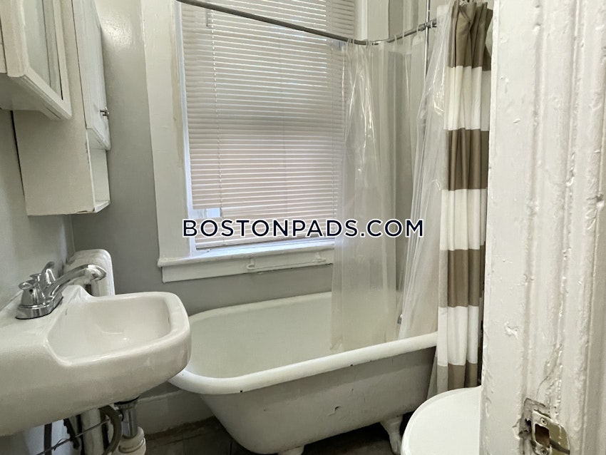 BOSTON - BEACON HILL - 2 Beds, 1 Bath - Image 10