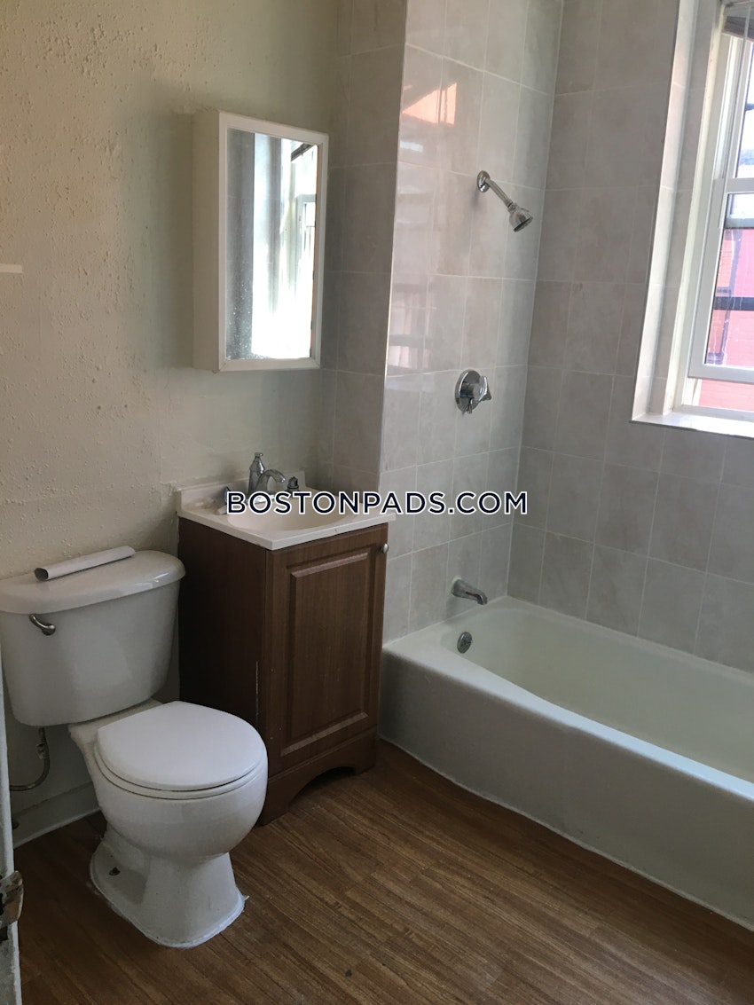 BOSTON - ALLSTON - 5 Beds, 1 Bath - Image 10