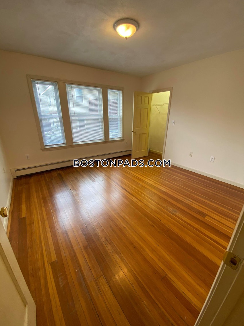 MEDFORD - TUFTS - 3 Beds, 1 Bath - Image 9