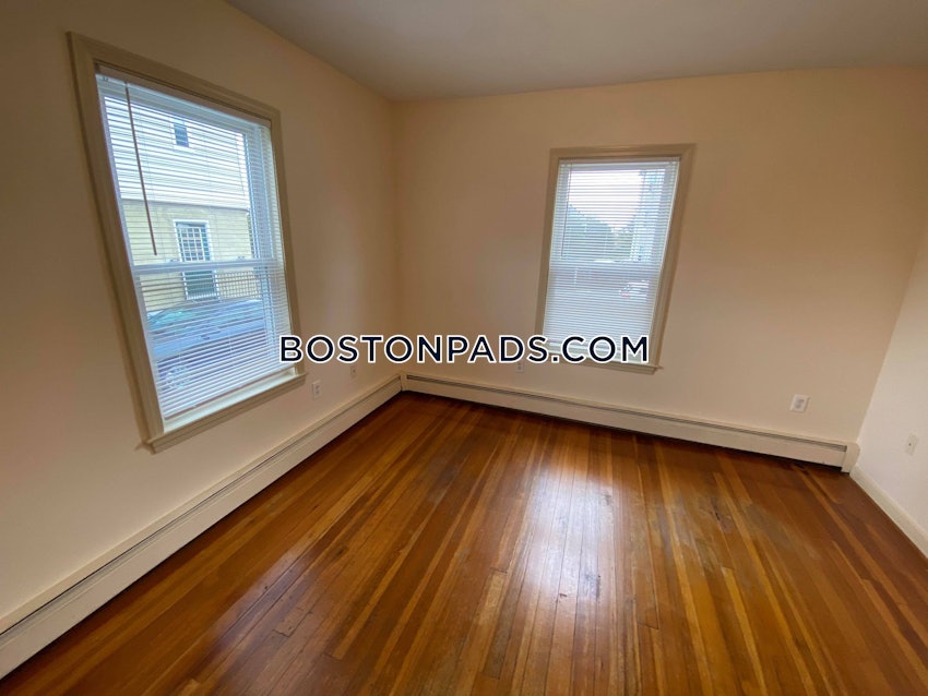 MEDFORD - TUFTS - 3 Beds, 1 Bath - Image 6