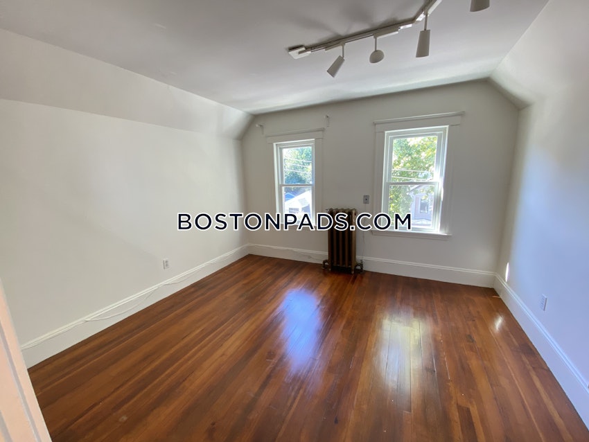 CAMBRIDGE - ALEWIFE - 3 Beds, 1.5 Baths - Image 3