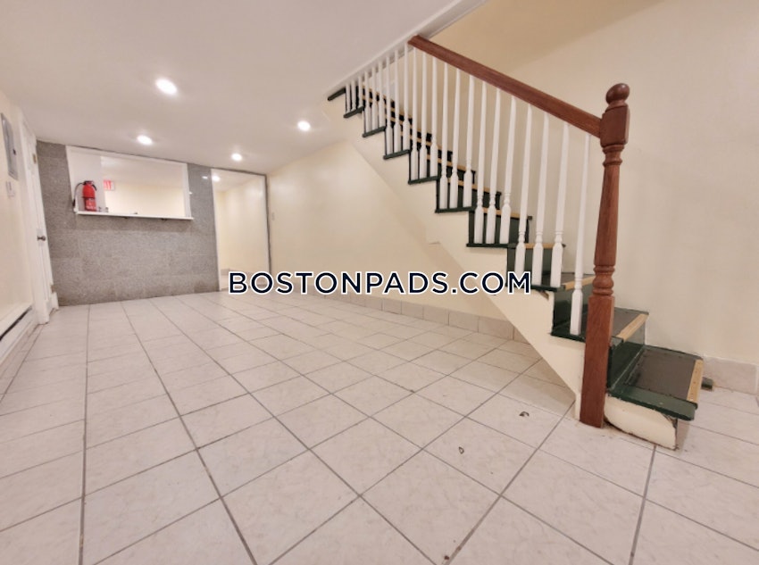 BOSTON - ROSLINDALE - 3 Beds, 1 Bath - Image 2