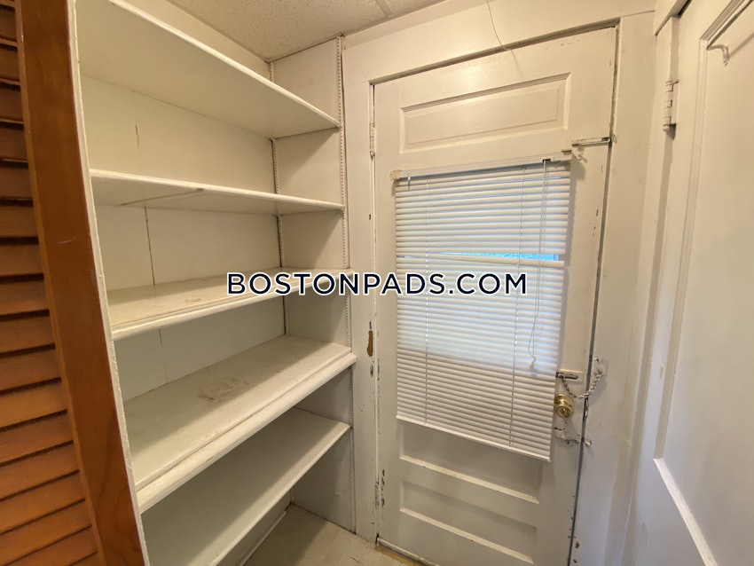 SOMERVILLE - DAVIS SQUARE - 4 Beds, 2 Baths - Image 14