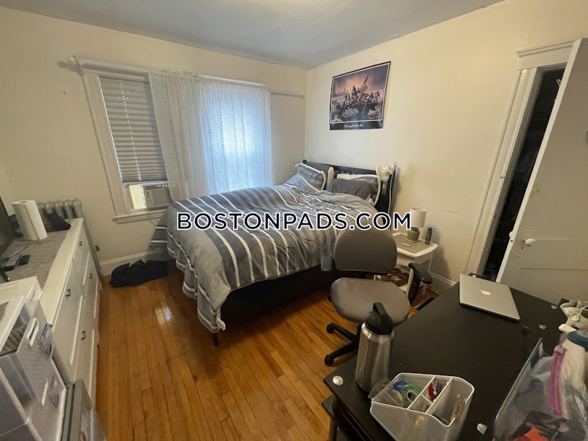 MEDFORD - TUFTS - 3 Beds, 1 Bath - Image 6