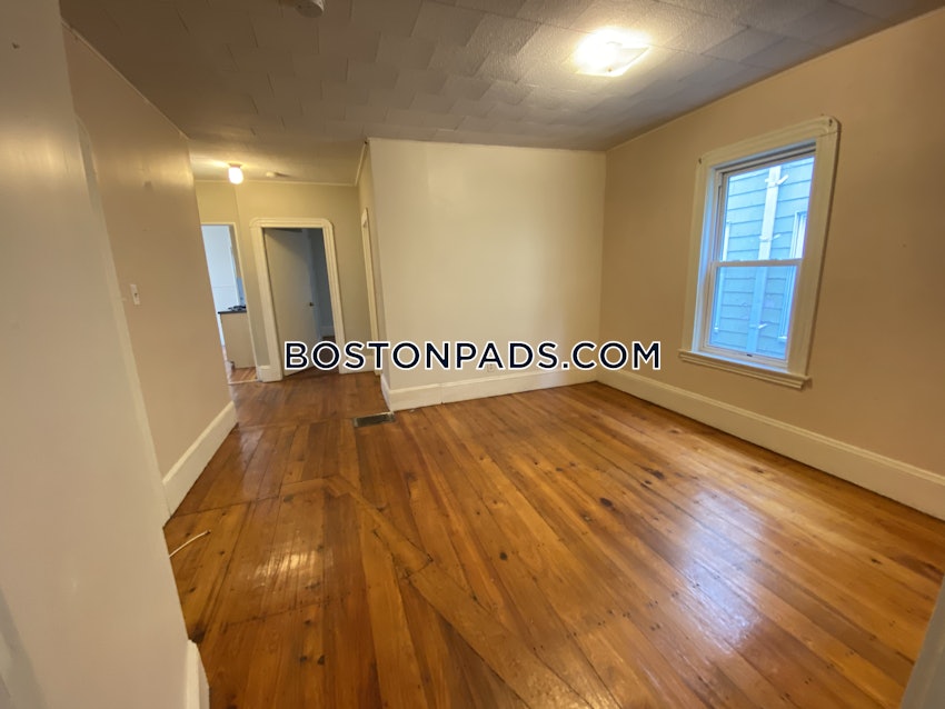 SOMERVILLE - PORTER SQUARE - 4 Beds, 1 Bath - Image 5