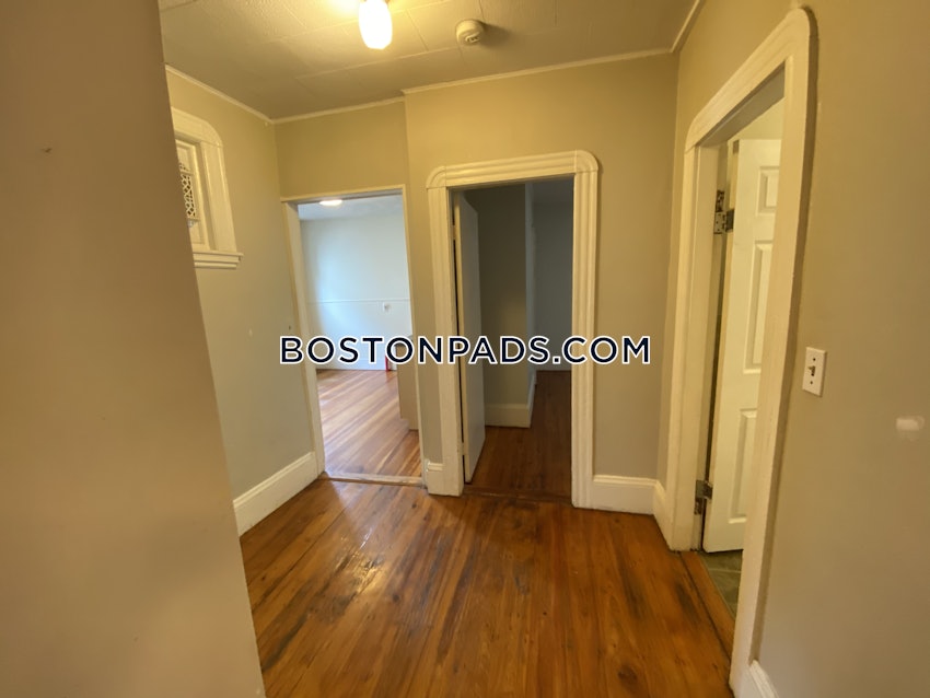 SOMERVILLE - PORTER SQUARE - 4 Beds, 1 Bath - Image 7