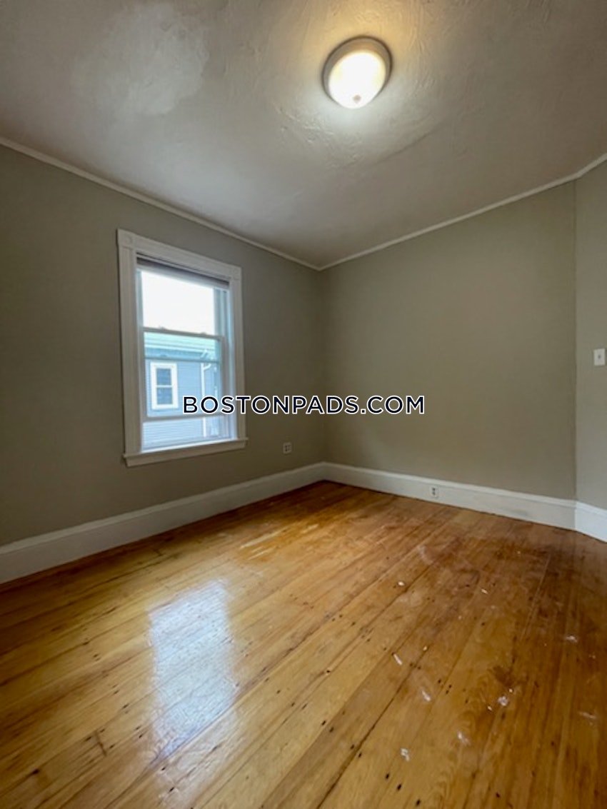 WALTHAM - 5 Beds, 2 Baths - Image 7