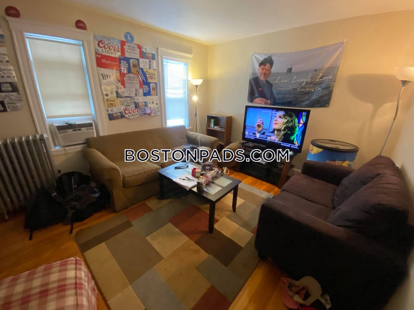 MEDFORD - TUFTS - 3 Beds, 1 Bath - Image 3