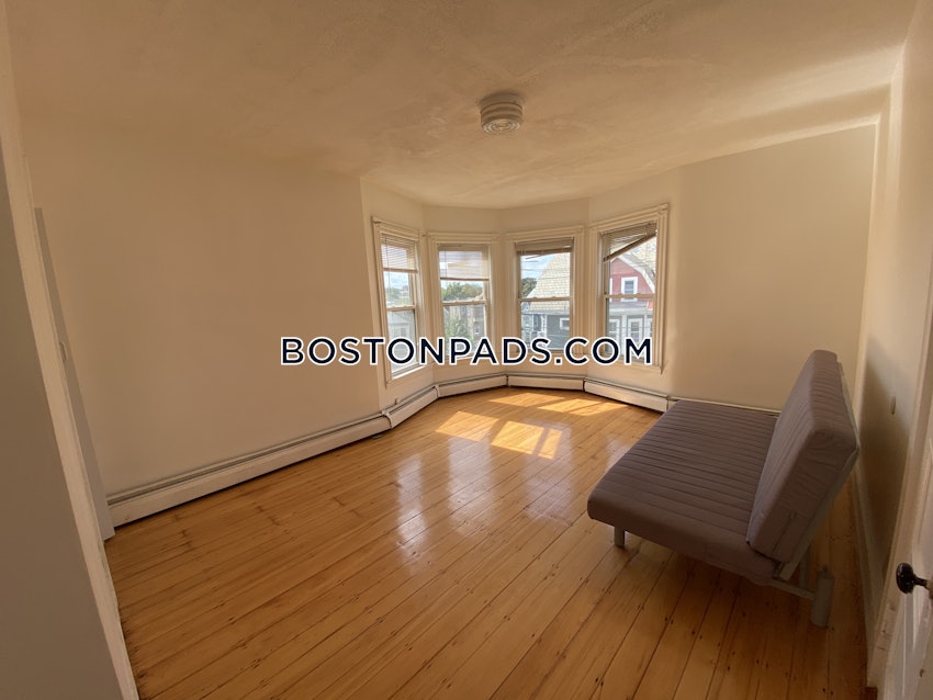 SOMERVILLE - MAGOUN/BALL SQUARE - 5 Beds, 2 Baths - Image 2