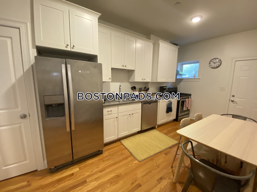 BOSTON - FORT HILL - 4 Beds, 1.5 Baths - Image 2