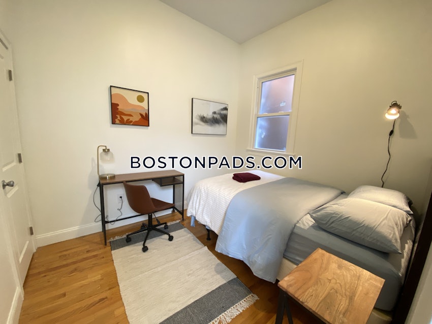 BOSTON - FORT HILL - 4 Beds, 2 Baths - Image 8