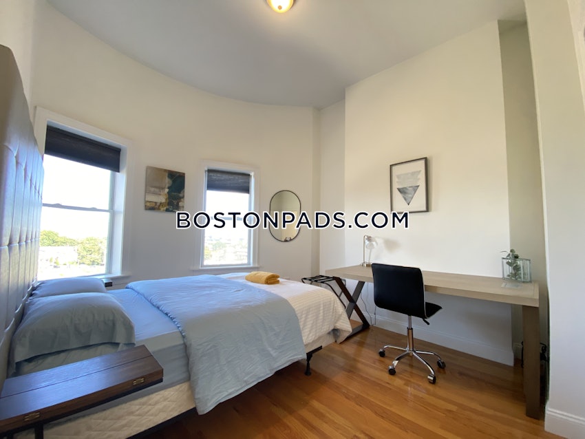 BOSTON - FORT HILL - 4 Beds, 2 Baths - Image 7