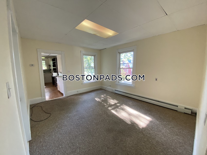 SOMERVILLE - WINTER HILL - 3 Beds, 1 Bath - Image 3