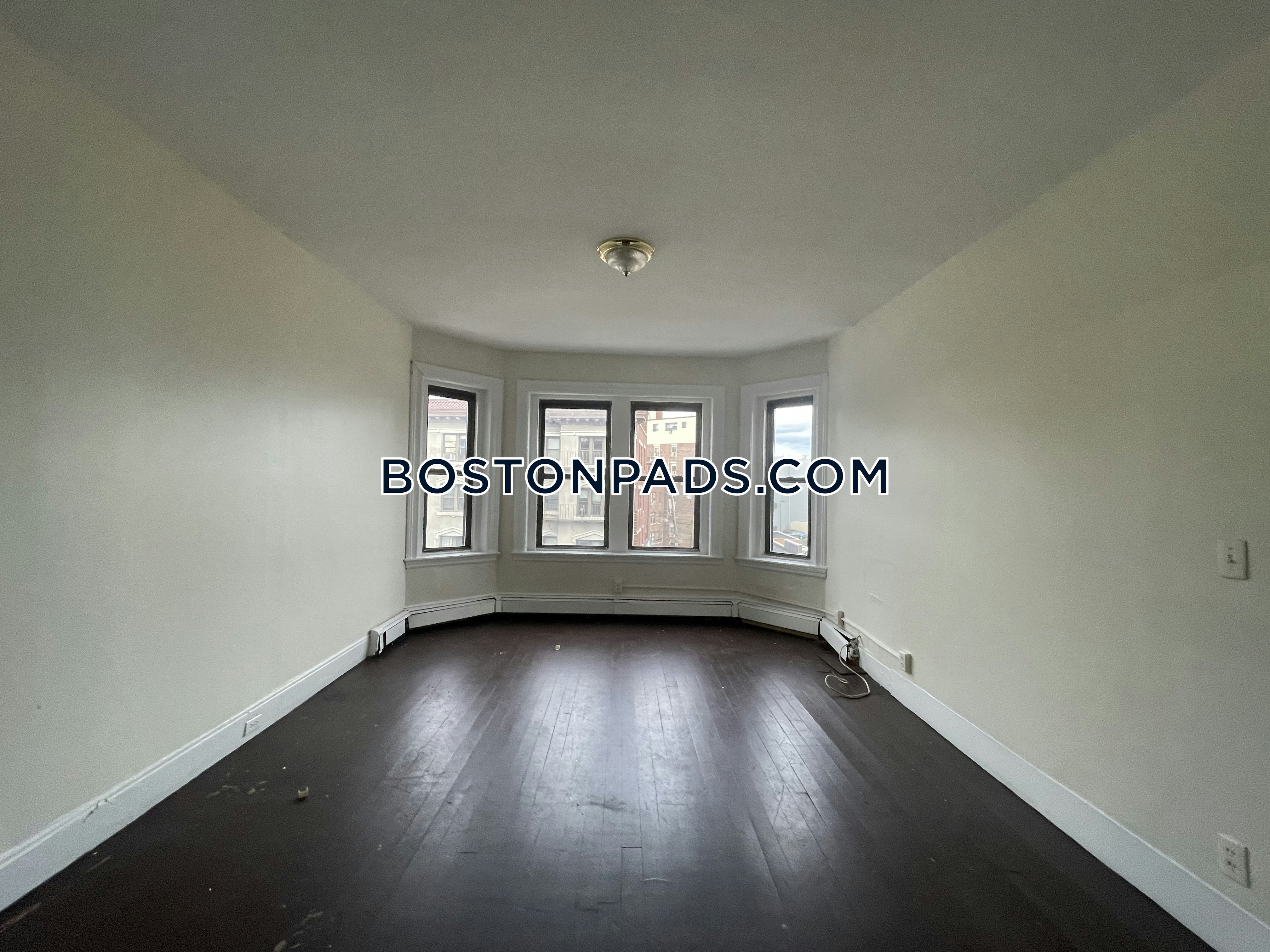 Boston - 5 Beds, 1 Baths