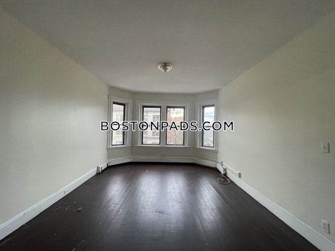 Boston - $5,700+ /mo